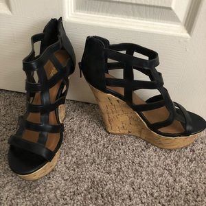 Black wedges